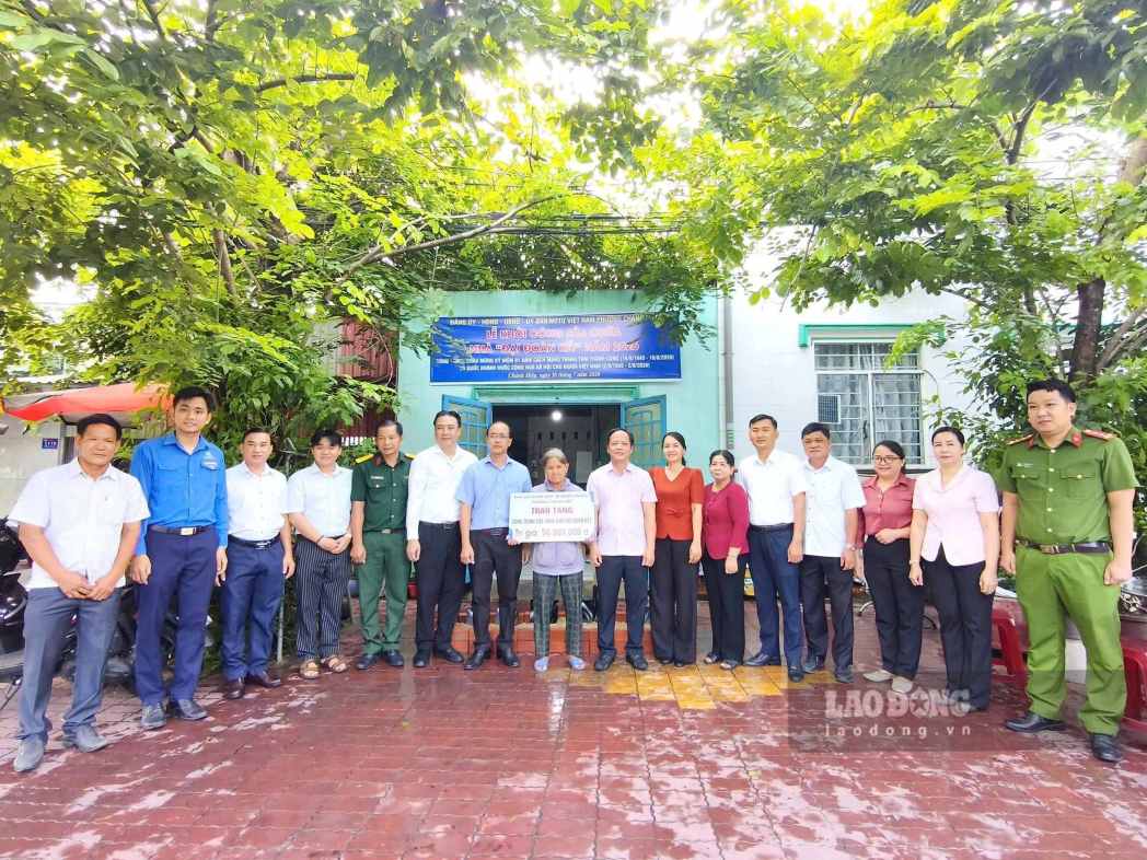 Khởi công xây dựng nhà Đại đoàn kết cho người khó khăn ở phường Chánh Hiệp. Ảnh: Đình Trọng