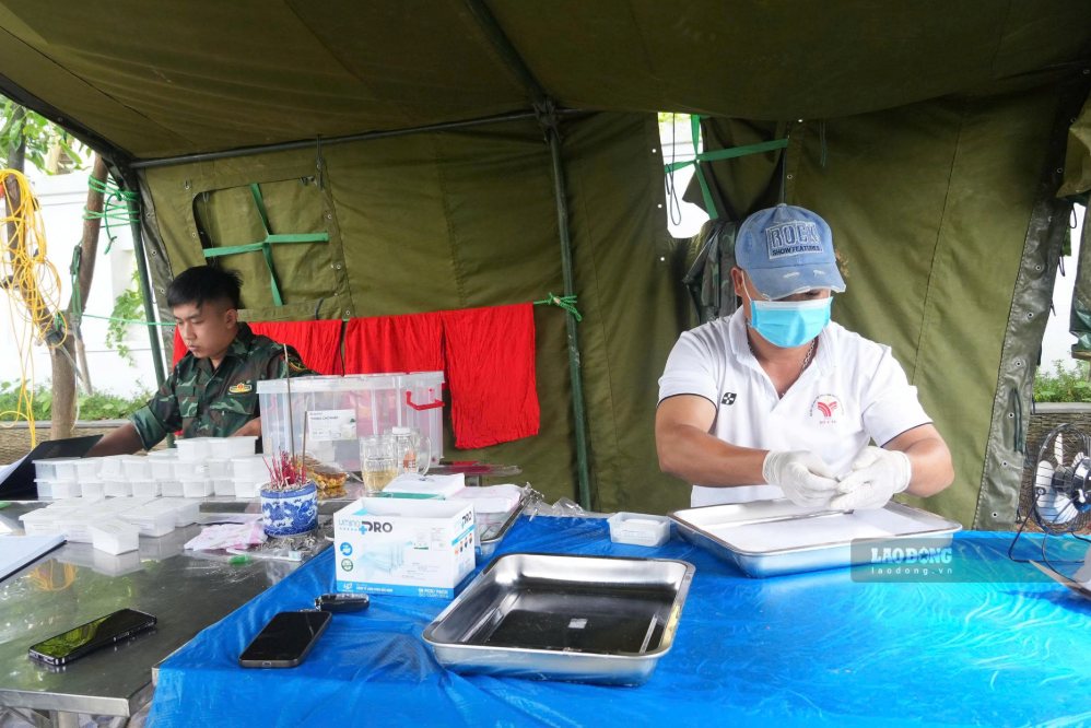 Cũng theo Đại tá Vương Đình Hòa, mỗi ngôi mộ sau khi được khai quật mà không đủ điều kiện để lấy mẫu thì các cán bộ, chiến sĩ trực tiếp tham gia cũng rất buồn. Nhưng mỗi khi lấy được mẫu ADN là lại có thêm một hy vọng để xác định tên tuổi, tìm lại thân nhân và đưa liệt sĩ về với gia đình.