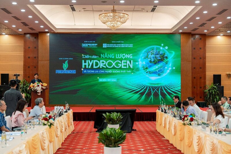 Programme du Forum sur l'énergie à l'hydrogène et l'avenir de l'industrie sans émission. Photo: Trần Đăng Đức