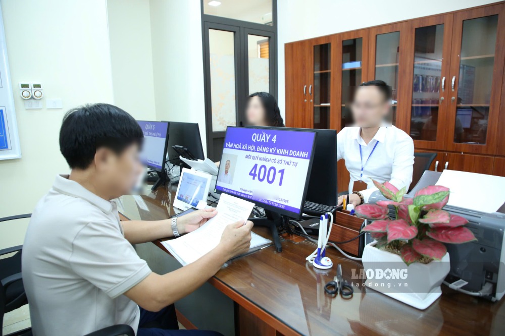 Building a contingent of officials to meet the requirements of the new model. Photo: Pham Dong