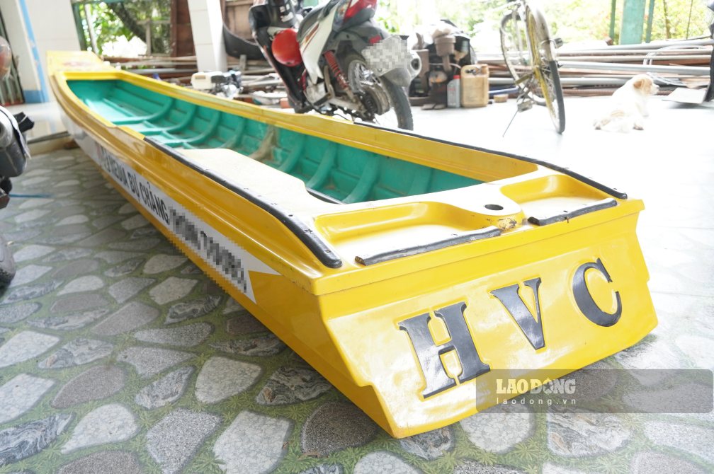 Chiếc vỏ lãi từng được sử dụng để làm dịch vụ. Ảnh: Tạ Quang