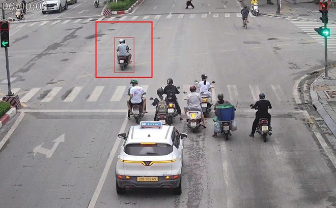 Từ 29-30.7, camera AI của Cục CSGT ghi nhận 106 xe vượt đ&egrave;n đỏ tại H&agrave; Nội