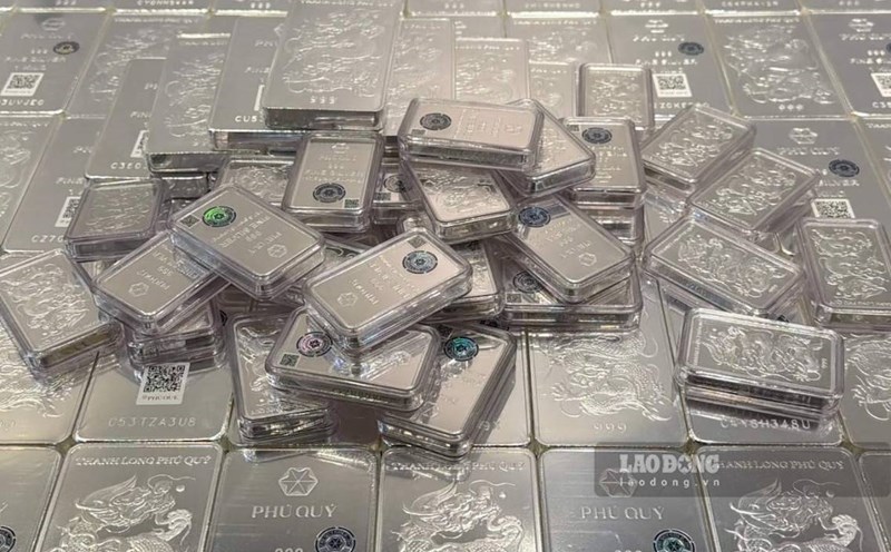 Silver prices rise amid weakening the USD and US bond yields, but the outlook still depends on interest rate policy, US-Iran tensions and industrial demand. Photo: Phan Anh