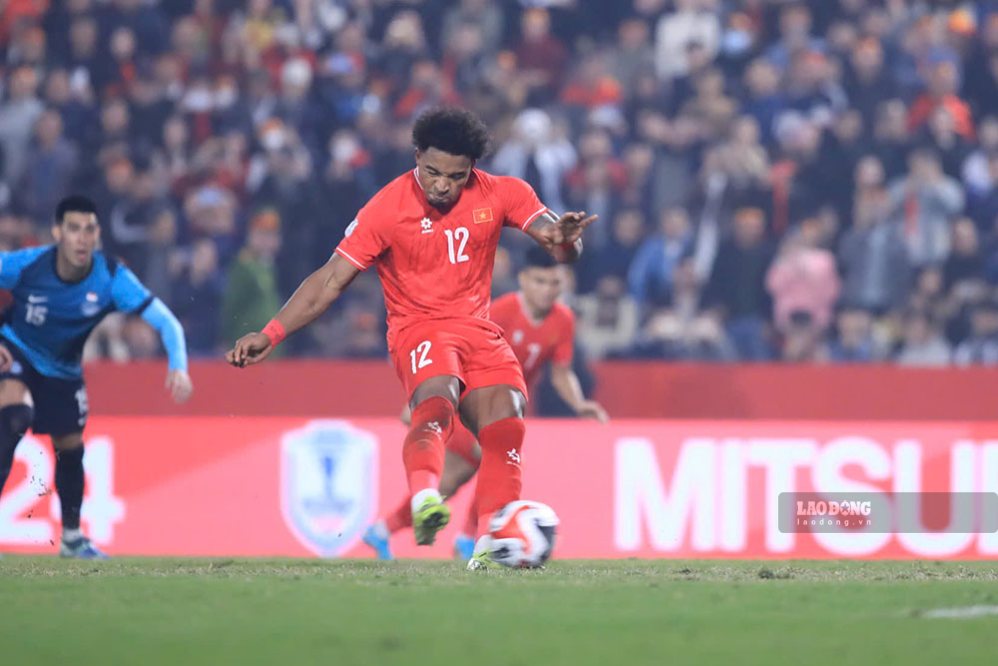 Tuyển Việt Nam từng thắng tuyển Singapore 3-1 khi thi đấu tại sân nhà cách đây 2 năm. Ảnh: Minh Dân