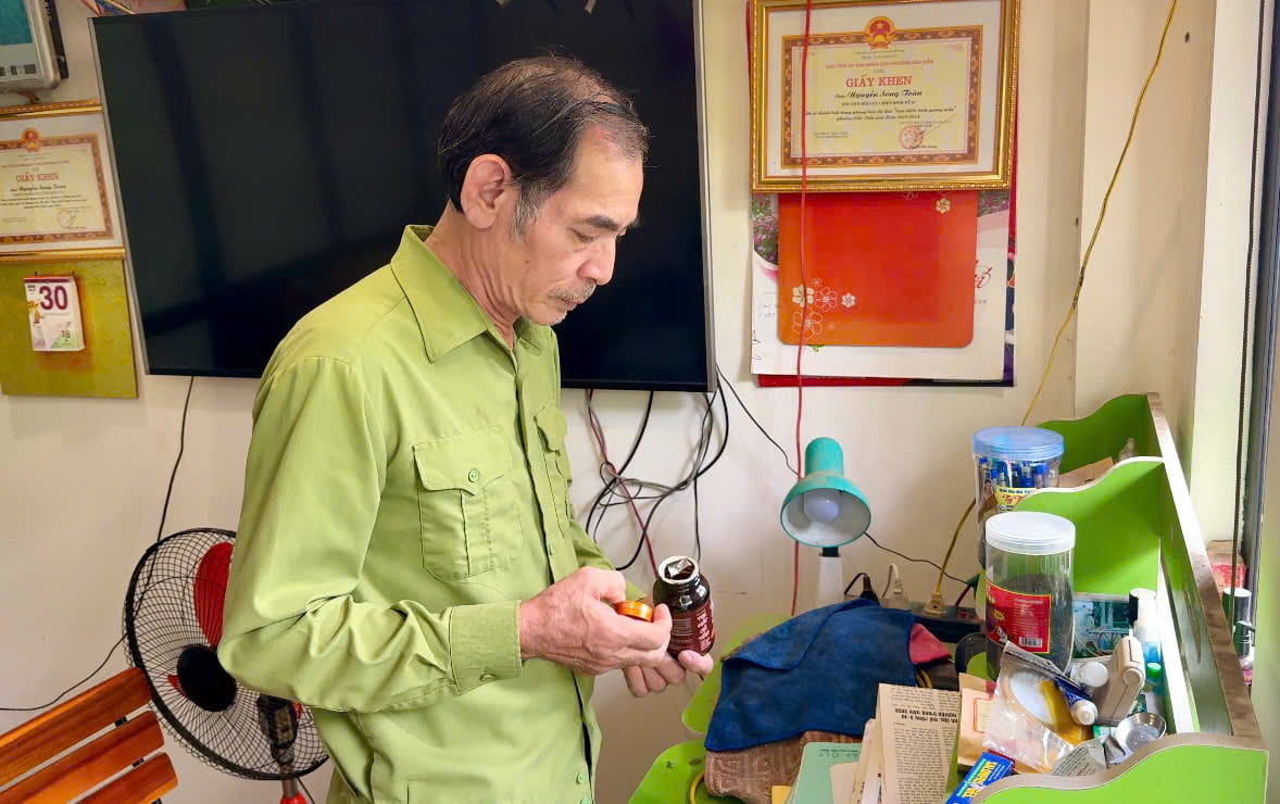 The proposal to reduce the age of social pension benefits to 70 is agreed upon by the people. Photo: Minh Huong.