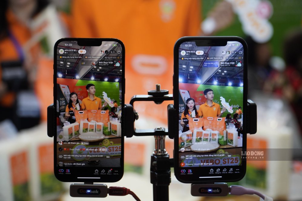 The Law on E-commerce forces KOLs, KOCs and online sellers to change their livestreaming methods. Photo: Ngoc Le
