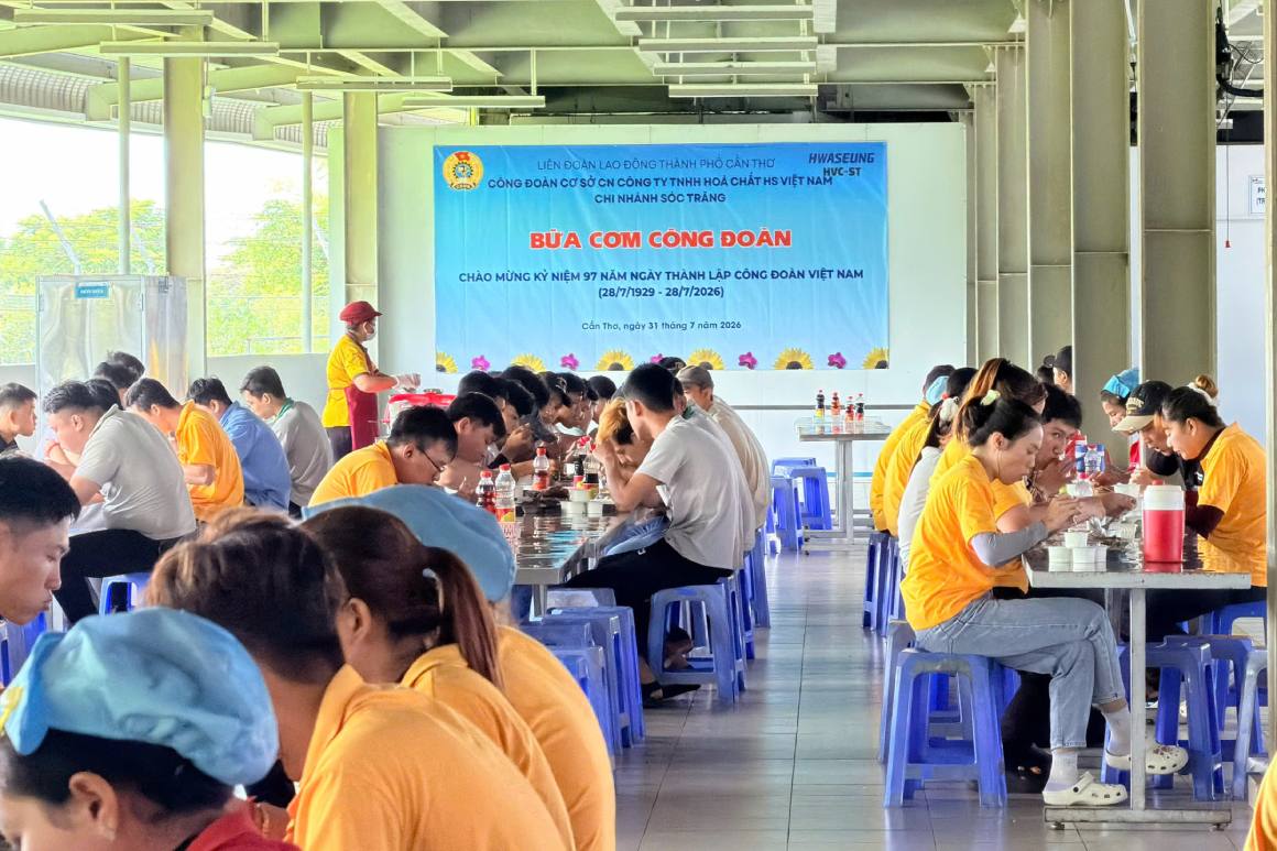Quang cảnh nơi tổ chức “Bữa cơm Công đoàn“. Ảnh: Trường Khoa