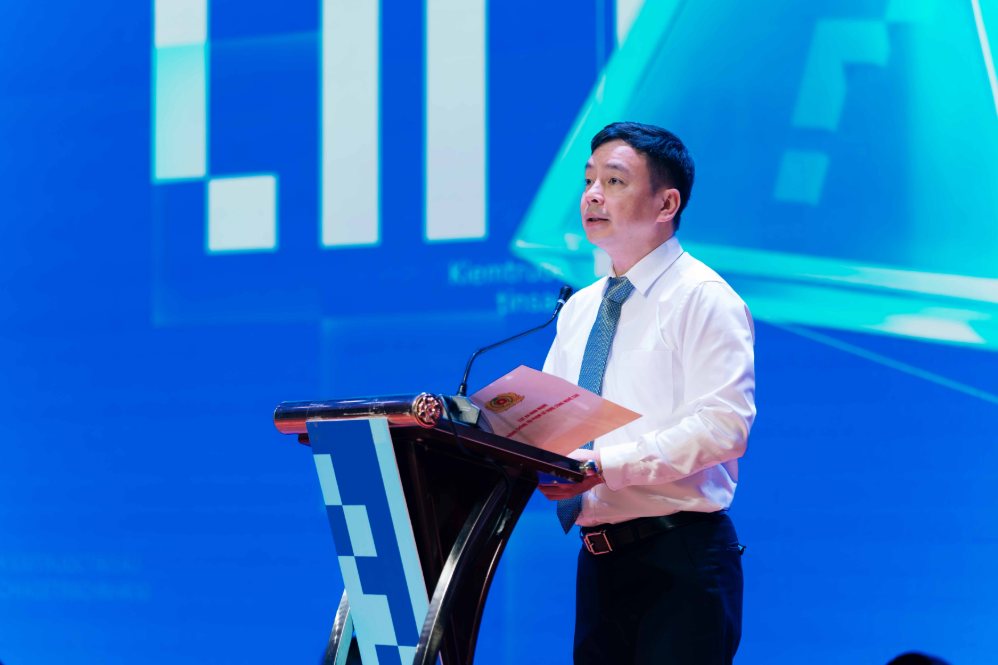 Trung tướng Lê Xuân Minh - Ủy viên Đảng ủy công An Trung ương, Bí thư Đảng uỷ, Cục trưởng Cục an ninh mạng và phòng, chống tội phạm sử dụng công nghệ cao - Bộ công an phát biểu tại chương trình. Ảnh: Ban tổ chức