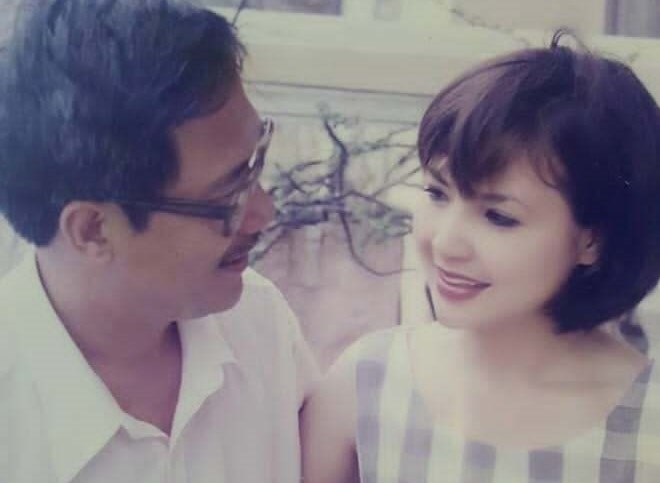 L'artiste du peuple Lan Huong et l'artiste émérite Tat Binh lorsqu'ils étaient jeunes. Photo: Fournie par le personnage.