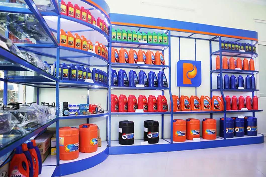 A corner displaying items at Petrolimex gas station. Photo: Petrolimex