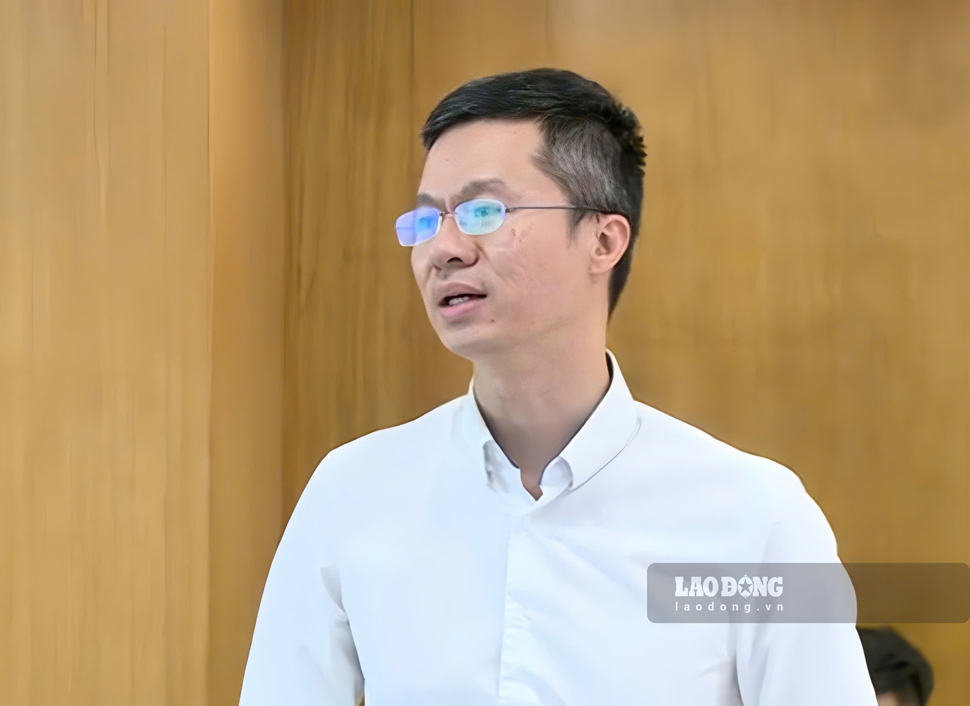 Ông Trần Đăng Khoa - Phó Chủ tịch Ủy ban Tiêu chuẩn Đo lường Chất lượng Quốc gia, thông tin về kết quả bước đầu kiểm tra, giám sát chất lượng xăng sinh học E10. Ảnh: Hạo Thiên