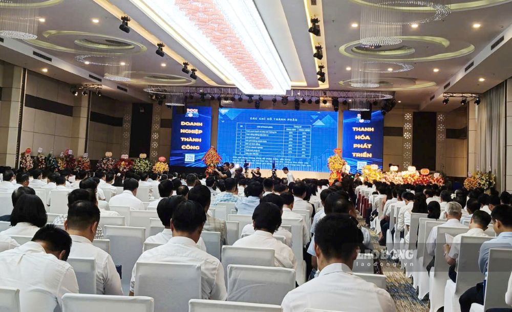 Announcement ceremony of the results of the Thanh Hoa Provincial Department, Board, Sector and Local Competitiveness Index (DCCI) in 2025. Photo: Quach Du