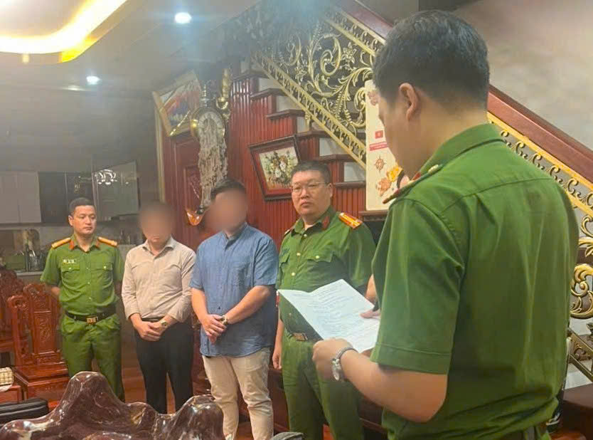 Công an TP Hải Phòng đã khởi tố 18 bị can liên quan đến vụ án buôn lậu gần 1.000 tỉ đồng. Ảnh: Công an Hải Phòng cung cấp