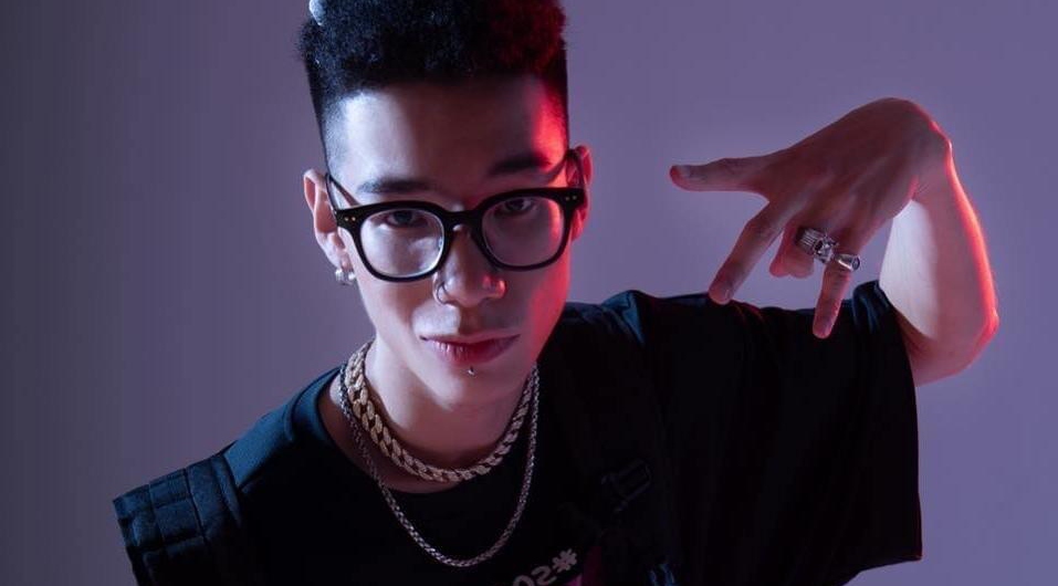 Le rappeur MCK retire les chansons dont les paroles ne sont pas appropriées après avoir été invité par le Département de la culture et des sports de Hô Chi Minh-Ville à travailler. Photo: Thang Nguyen - unité METUB Network