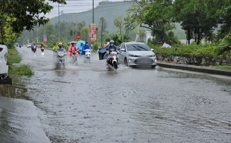 Weather forecast for tomorrow August 1st, Hanoi has showers and thunderstorms. Photo: To The