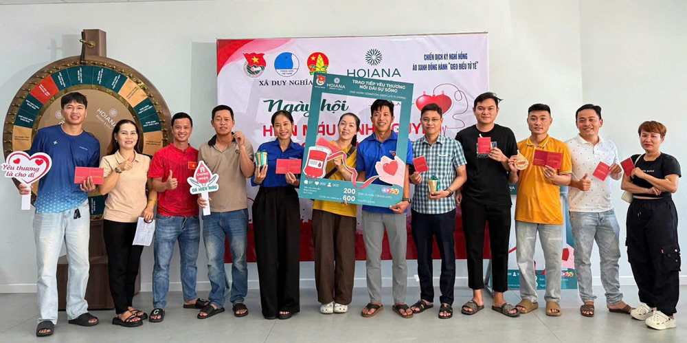 Members of the grassroots Trade Union of Nam Hoi An Development Co., Ltd. (Da Nang) actively participate in voluntary blood donation. Photo Nam Phuoc Trade Union