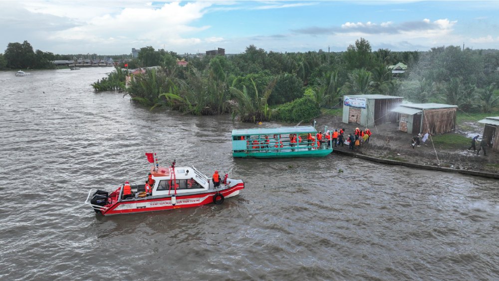 Ban Chỉ đạo diễn tập tỉnh đánh giá xã Bình An hoàn thành tốt mục tiêu, yêu cầu đề ra. Ảnh: Phương Vũ/Bộ CHQS An Giang
