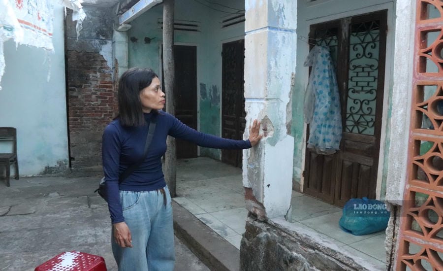 Cuộc sống sinh hoạt của hàng trăm hộ dân rơi vào cảnh "đi không được, ở không xong" suốt nhiều năm qua do dự án treo kéo dài. Ảnh: Nguyễn Linh