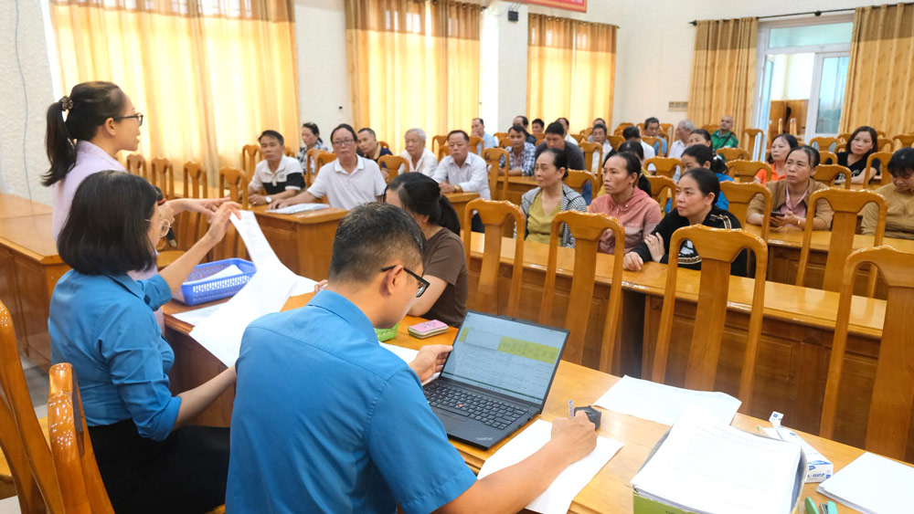 The City Labor Federation guides workers of Hoa Khanh Textile Joint Stock Company to continue the second phase of lawsuits. Photo provided by Da Nang Trade Union