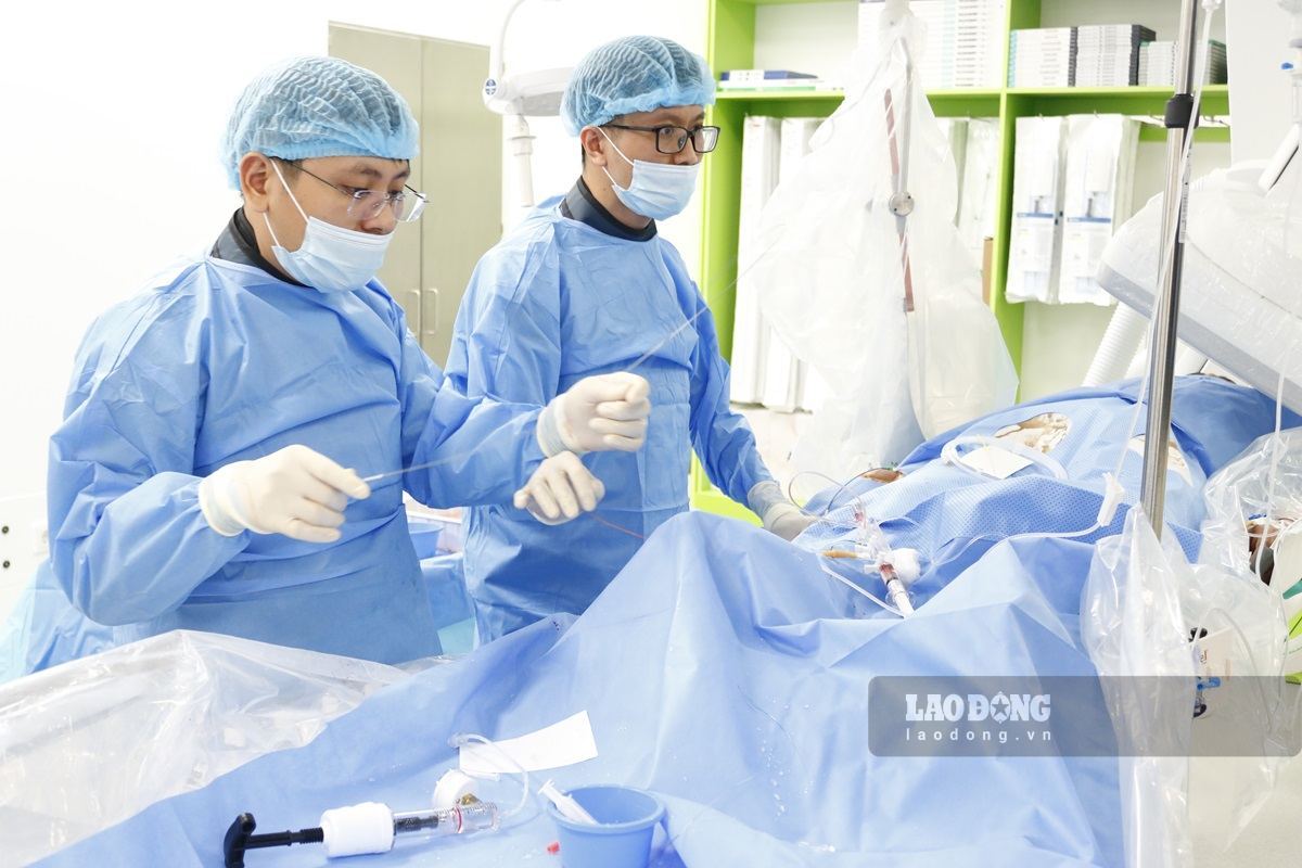 Many people have paid health insurance for 5 consecutive years but have not yet received benefits. Photo: Thanh Duong