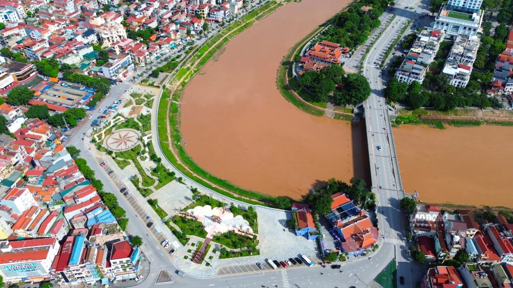 After 7 months, the state budget revenue of Lang Son is estimated to reach more than 16,750 billion VND. Photo: Khanh Linh