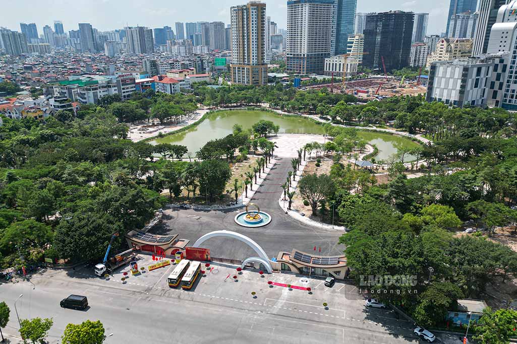 Cau Giay Park is located on Thanh Thai street (Cau Giay ward). Photo: Huu Vu