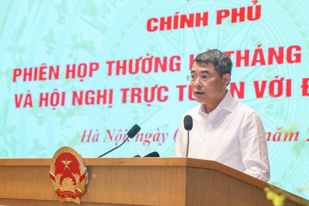 Politburo Member, Prime Minister Le Minh Hung said that he will conduct evaluation, arrangement, assignment and reassignment of officials in the near future. Photo: VGP
