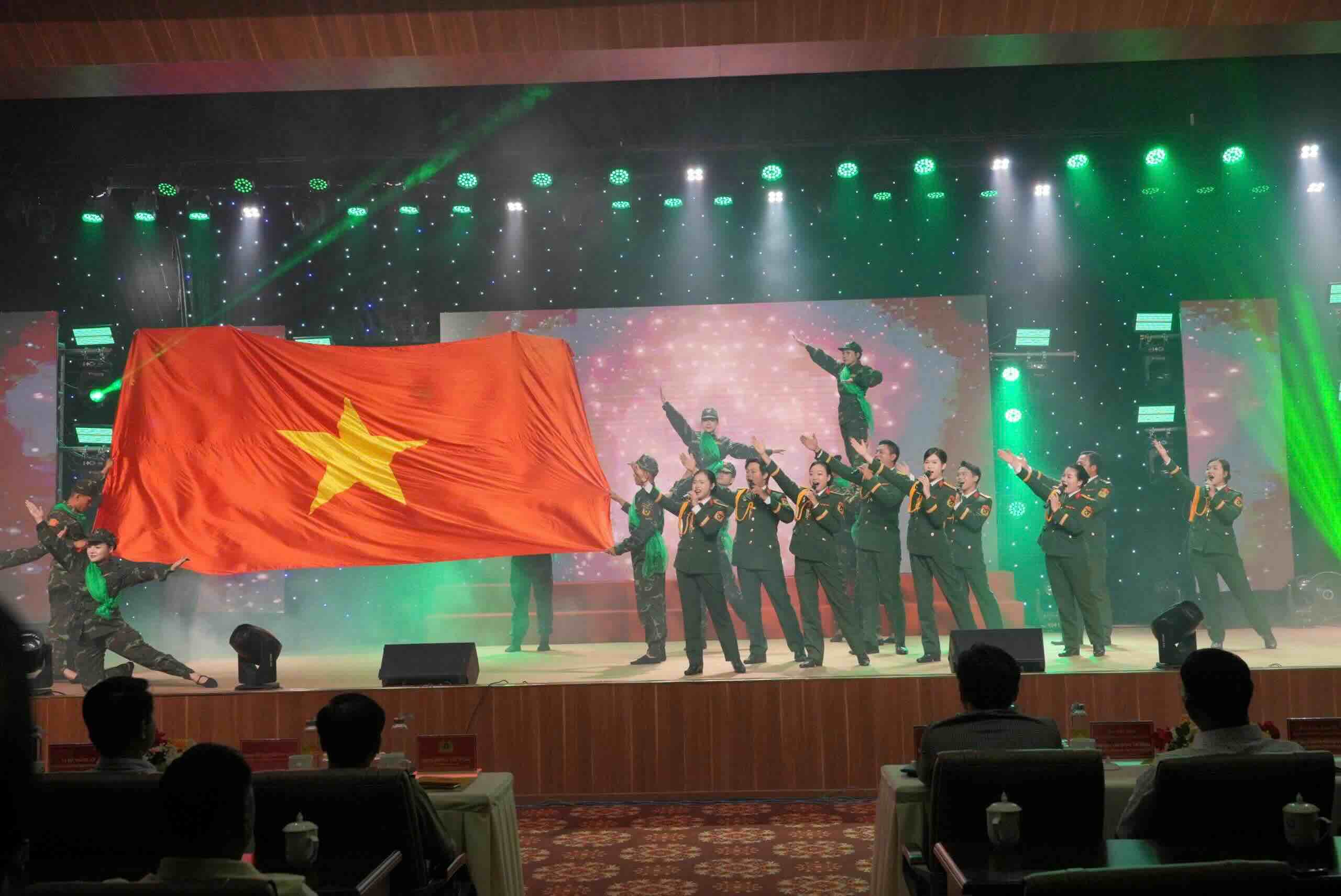 Hue City Police organize cultural and sports exchanges with 4 provinces of Laos. Photo: Tran Hong.
