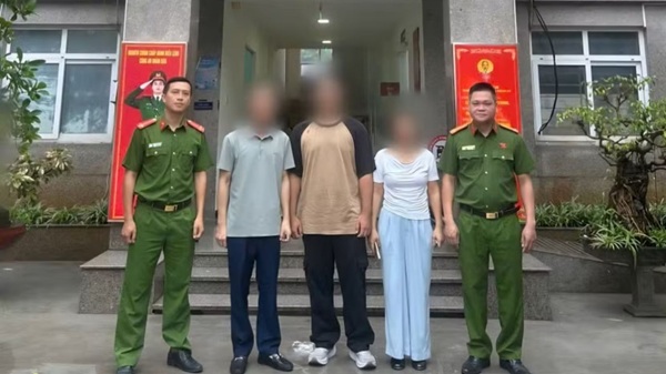 Công an Hà Nội giải cứu sinh viên bị lừa "bắt cóc online". Ảnh: CAHN