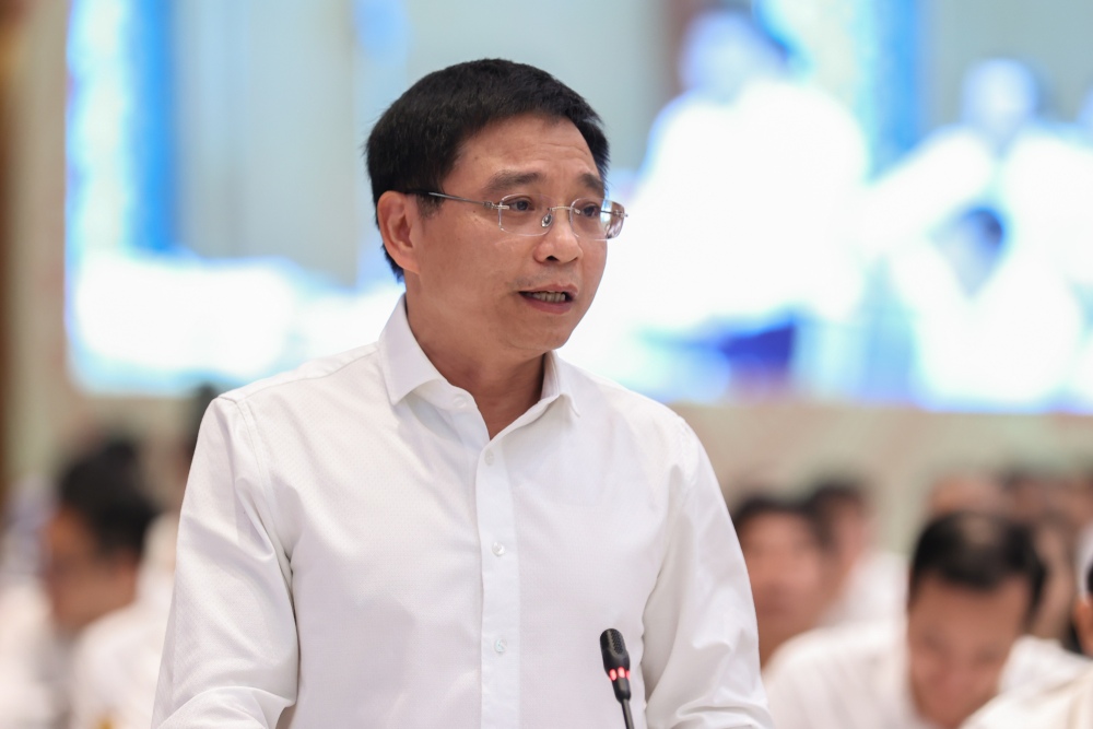 Member of the Party Central Committee, Deputy Prime Minister Nguyen Van Thang speaks at the regular Government meeting in June 2026 and the Government's online conference with localities. Photo: VGP
