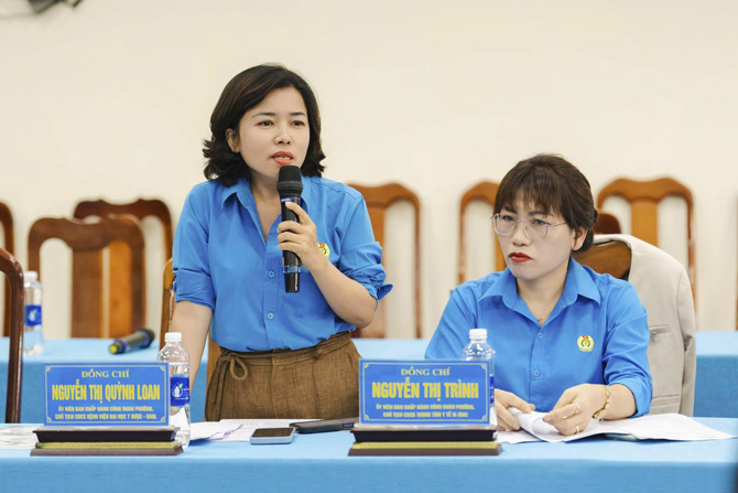 Đại diện Công đoàn cơ sở phát biểu ý kiến. Ảnh: Thanh Tuấn 