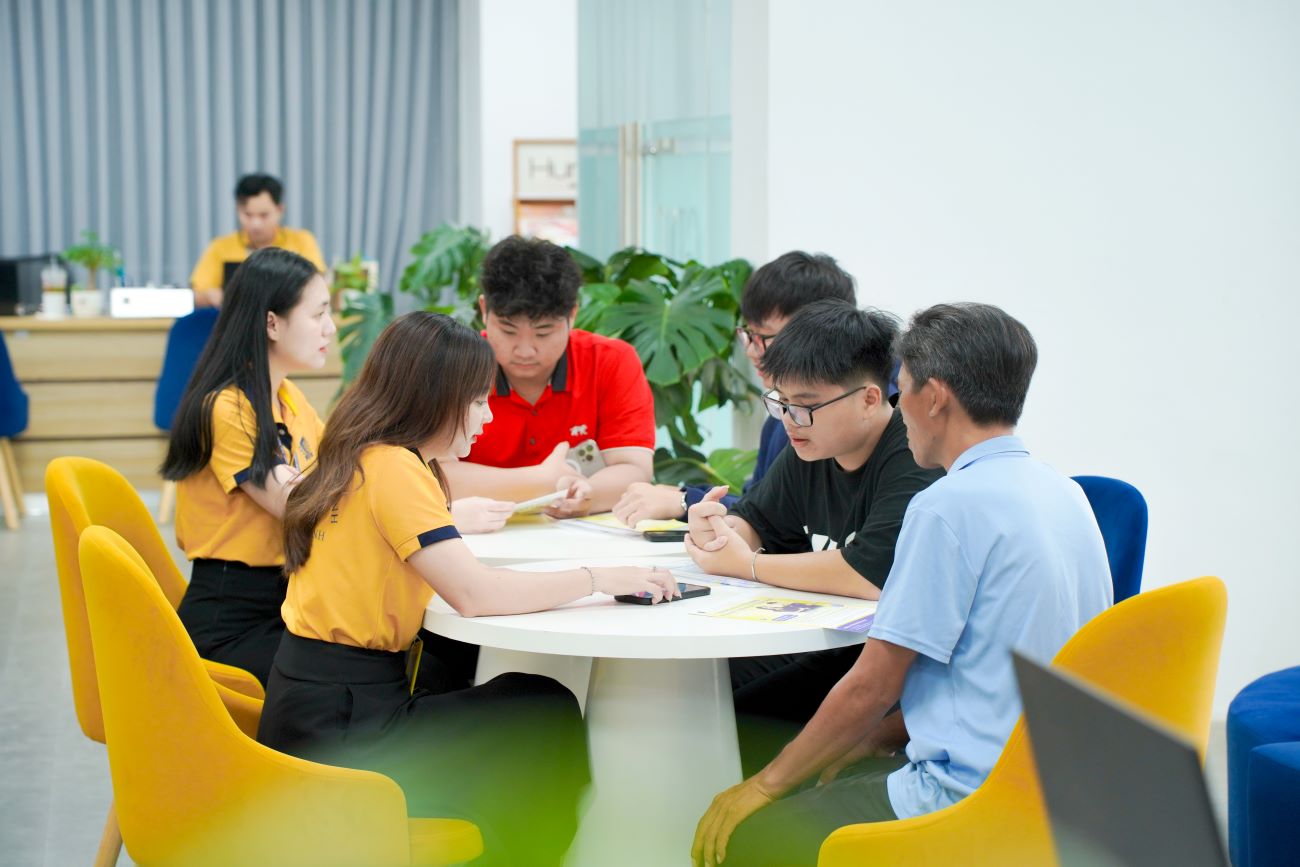 Gia Dinh University has announced the benchmark score for regular university enrollment in 2026. Photo: School
