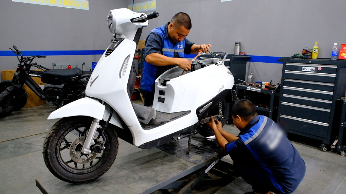 How to use electric vehicles safely for students before the new school year