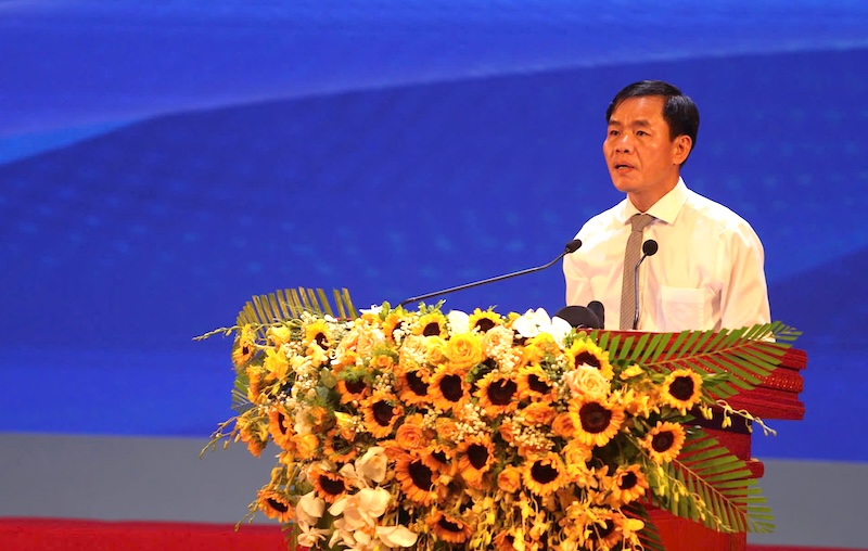 Bí thư Tỉnh ủy Quảng Trị Nguyễn Văn Phương phát biểu tại hội nghị. Ảnh: Hưng Thơ