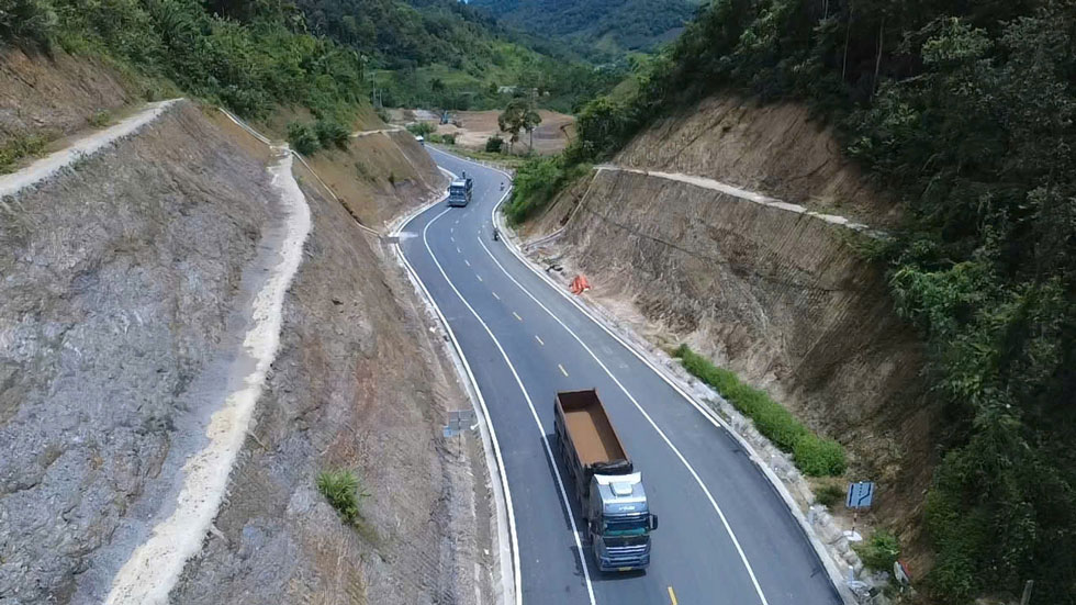 Tuyến đường kết nối giao thông các tỉnh miền núi phía Bắc đoạn Lào Cai - Lai Châu. Ảnh: Hà Thắng