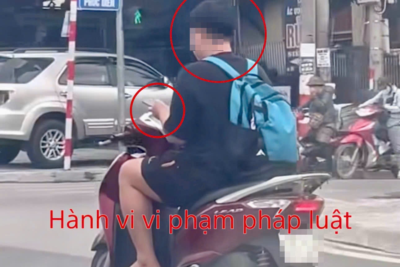 ソーシャルネットワーク上の画像から、交通警察は若い男性の一連の違反を特定しました。写真:ハノイ交通警察署