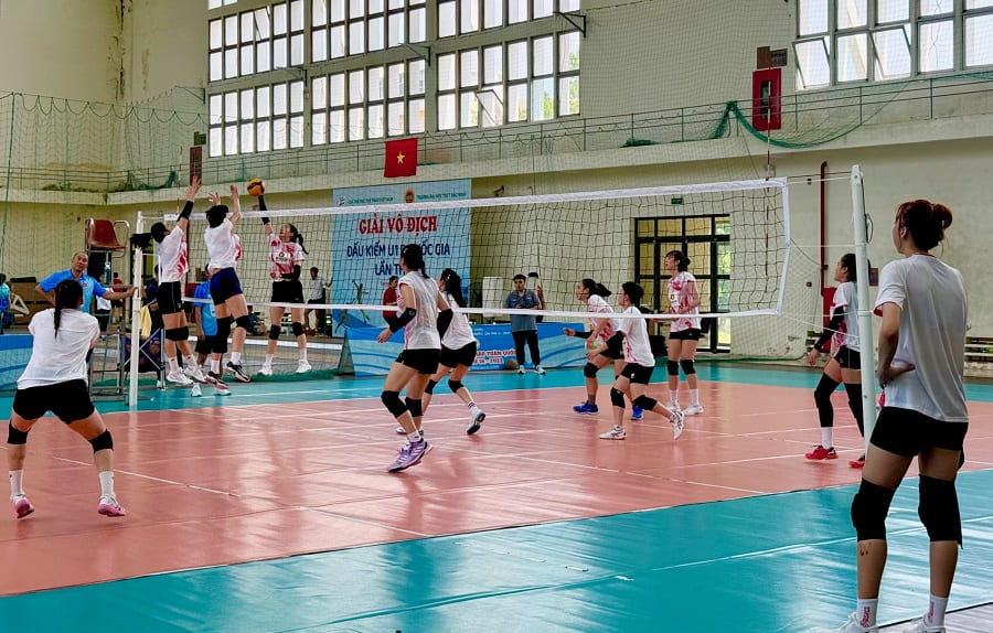 The Vietnamese women's volleyball team will continue to train at Bac Ninh University of Physical Education and Sports after finishing physical training in Da Lat. Photo: Hoai Viet
