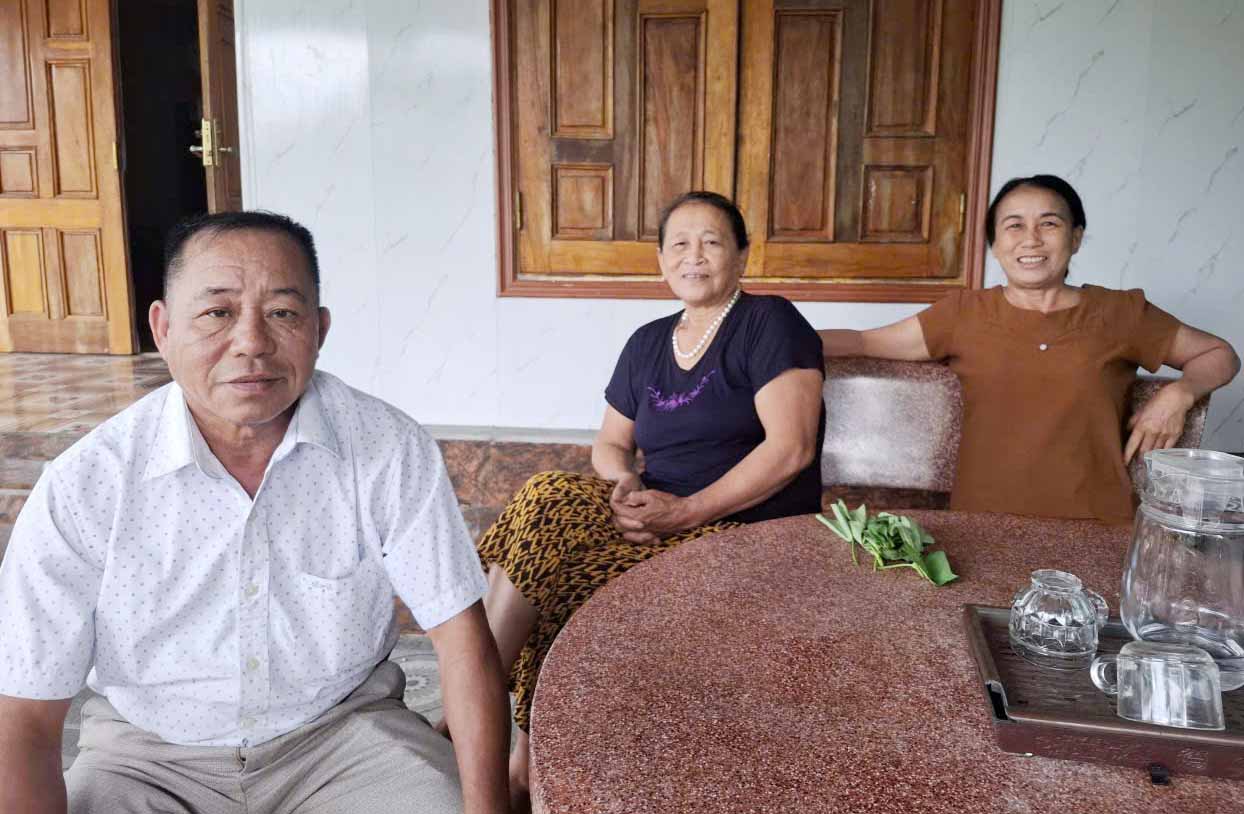 Người dân phấn khởi sau khi chấm dứt dự án khai thác mỏ sắt Thạch Khê đã đình trệ nhiều năm. Ảnh: Trần Tuấn