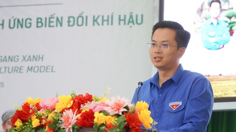 Ông Tạ Hồng Sơn phát biểu tại lễ ra mắt mô hình nông nghiệp tuần hoàn Cái Ngang Xanh ở Vĩnh Long. Ảnh: Hoàng Lộc