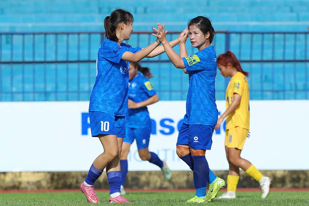 Thai Nguyen T&T won 2-0 against Hanoi II in the early match of round 4 of the 2026 National Women's Football Championship. Photo: VFF