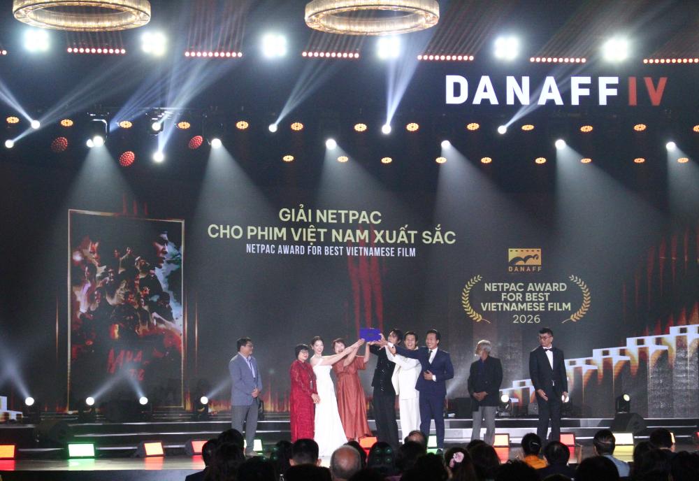 Phim Mưa đỏ giành Giải thưởng NETPAC dành cho Phim Việt Nam xuất sắc tại DANAFF IV. Ảnh: Thanh Huyền