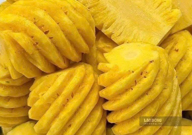 Pineapple juice can help reduce blood fat but must be used reasonably. Photo: Kieu Vu