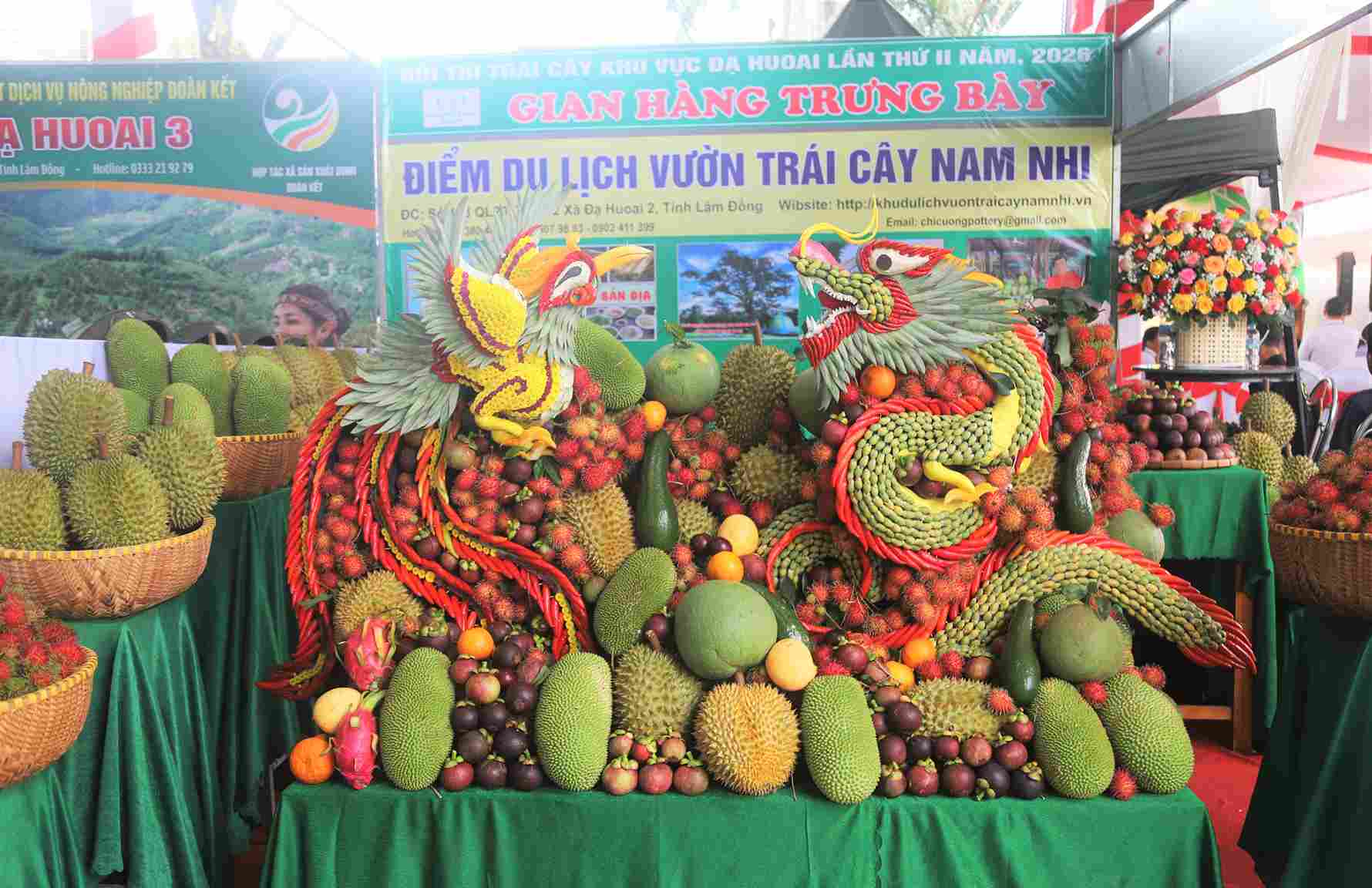 Một tác phẩn trưng bày tại Hội thi sầu riêng do xã Đạ Huoai 2 tổ chức. Ảnh: Phúc Khánh