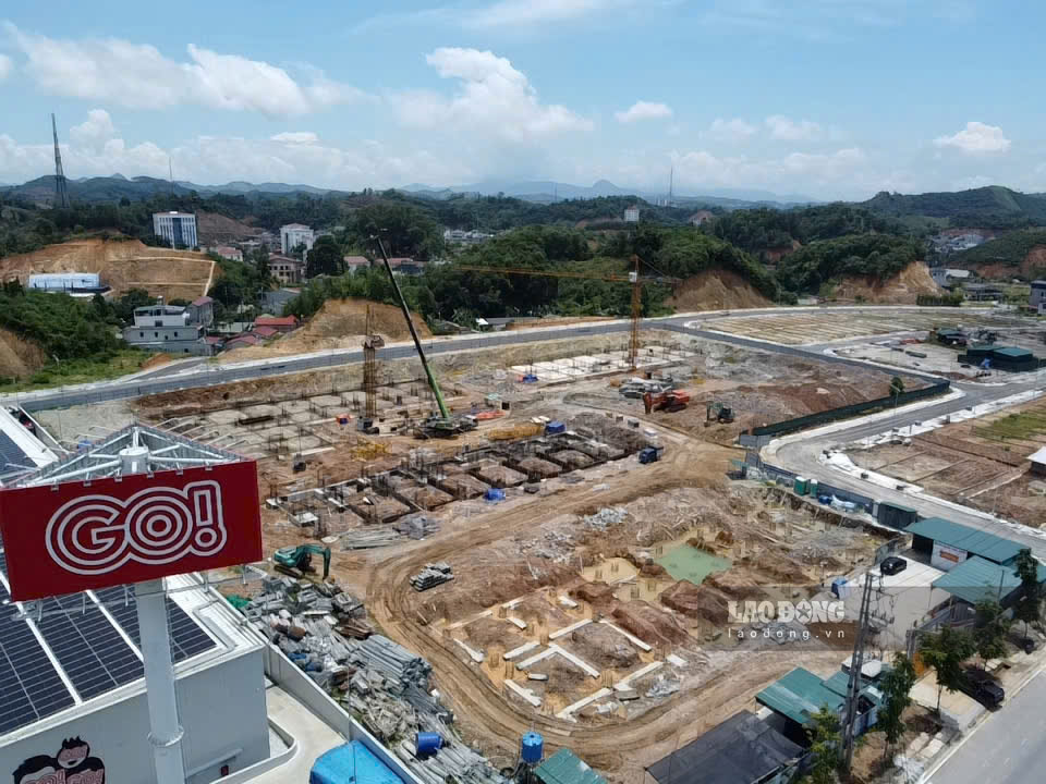 Dự án NƠXH Yên Ninh đang được thi công phần móng. Ảnh: Tân Văn  