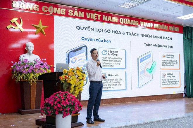 Công đoàn phường Hoà Cường phối hợp với Bảo hiểm xã hội cơ sở Hoà Cường tổ chức “Đối thoại - Tư vấn pháp luật” cho đoàn viên, người lao động. Ảnh: Công đoàn Đà Nẵng