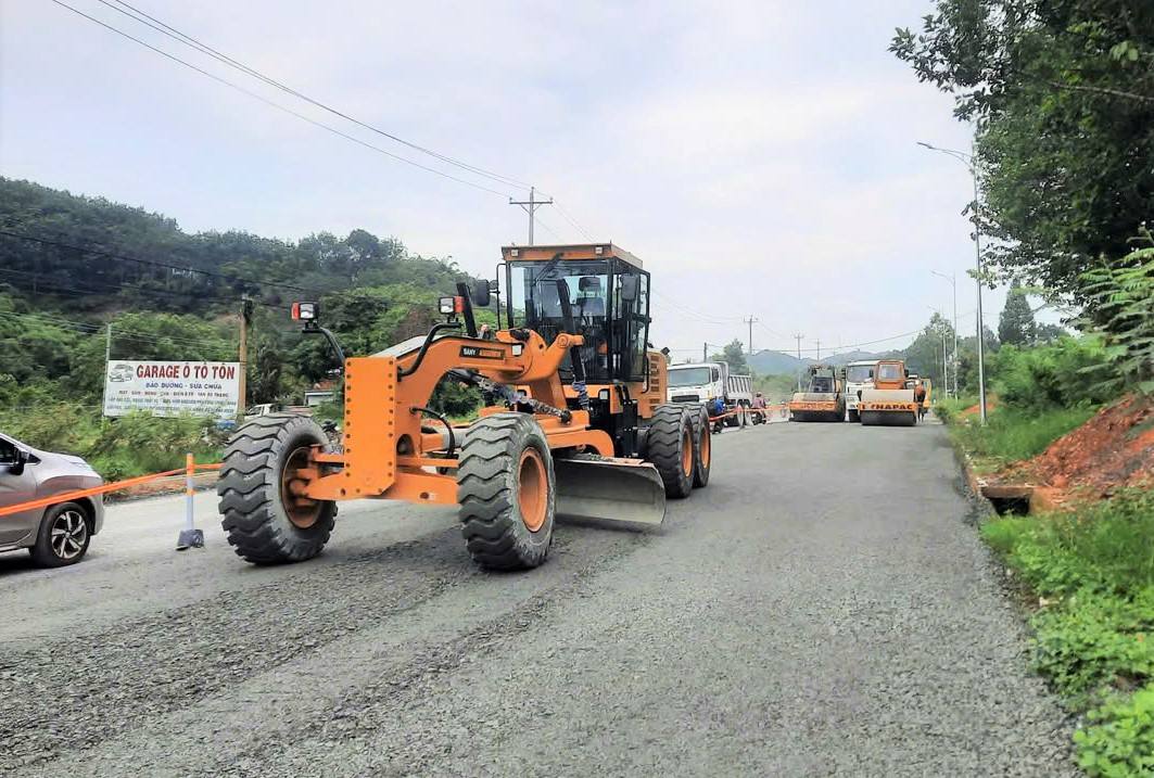 Hiện tại dự án ĐT.721 đang chậm tiến độ so với kế hoạch. Ảnh: Phúc Khánh 