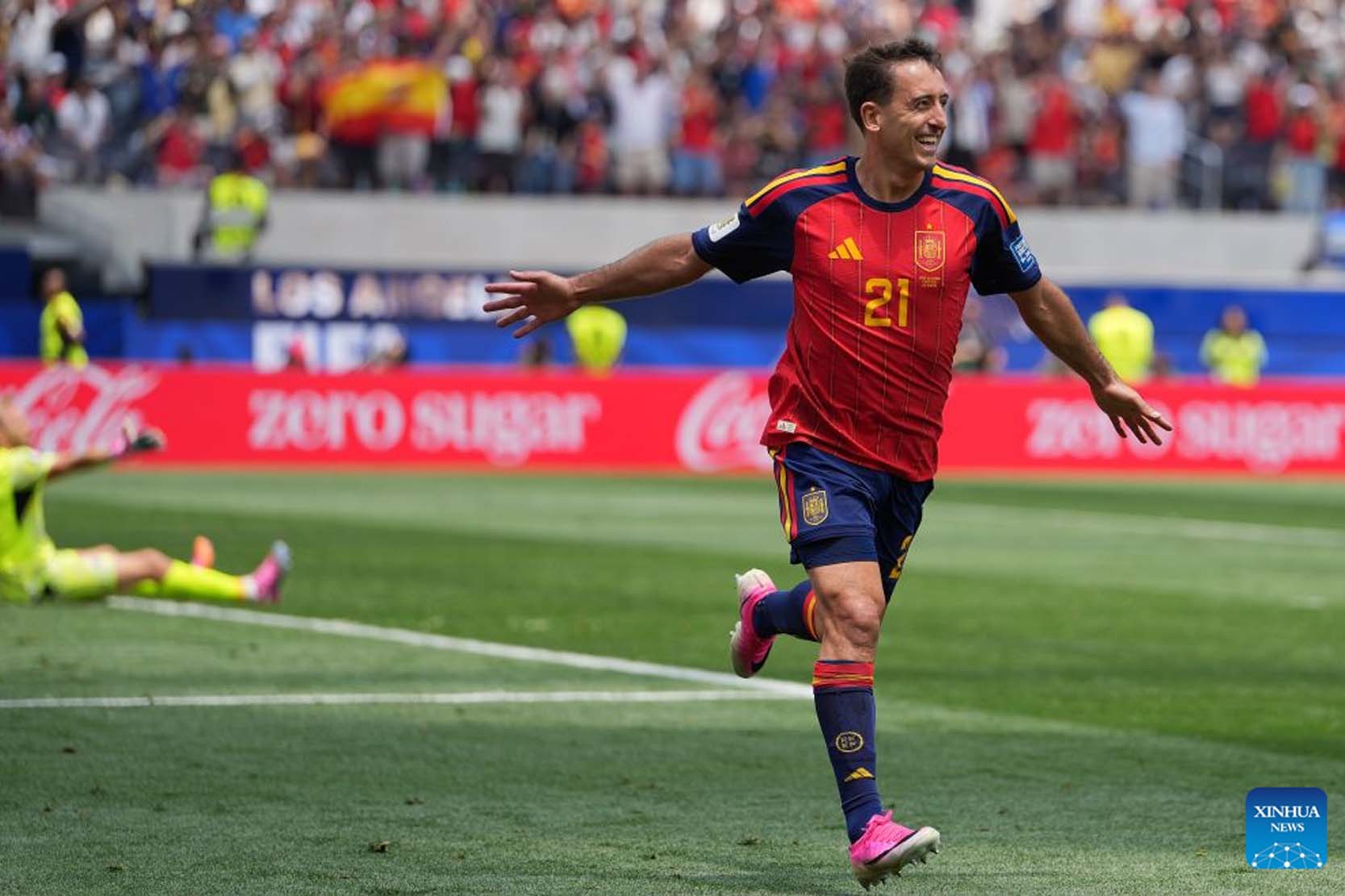 Mikel Oyarzabal lập cú đúp trong trận thắng Áo 3-0 ở vòng 32 đội World Cup 2026. Ảnh: Xinhua