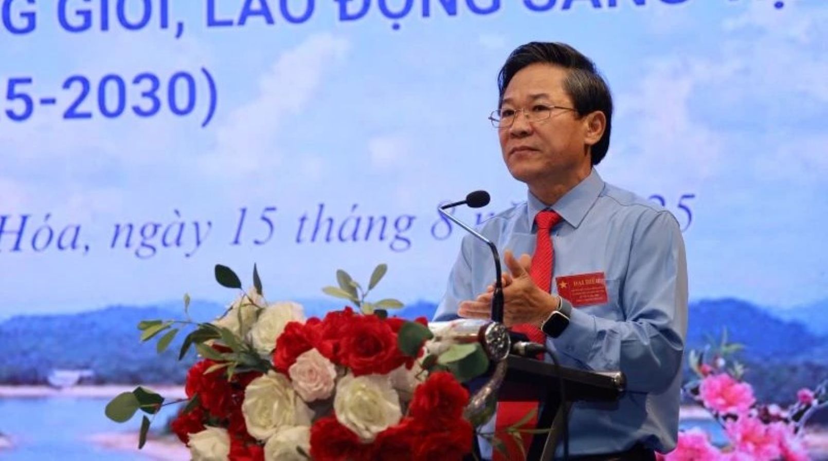 Mr. Le Van Thuy - Director of Song Chu One Member Limited Liability Company - one of the 21 people awarded the title of Thanh Hoa Provincial Emulation Soldier. Photo: Khanh An