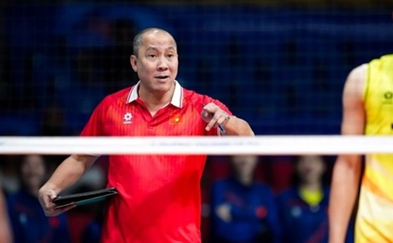 El entrenador Nguyễn Tuấn Kiệt y los jugadores de la selección femenina de voleibol de Vietnam han regresado a la Universidad de Educación Física y Deportes de Bắc Ninh. Foto: Voleibol de Vietnam
