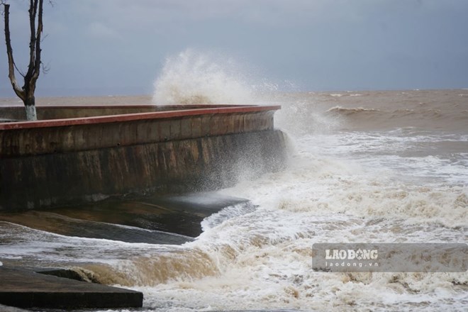 After storm No. 1, Hai Phong allows ships to return to sea. Photo: Mai Dung